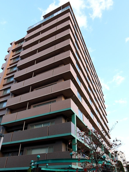 イトーピア本八幡ステーションコートの外観