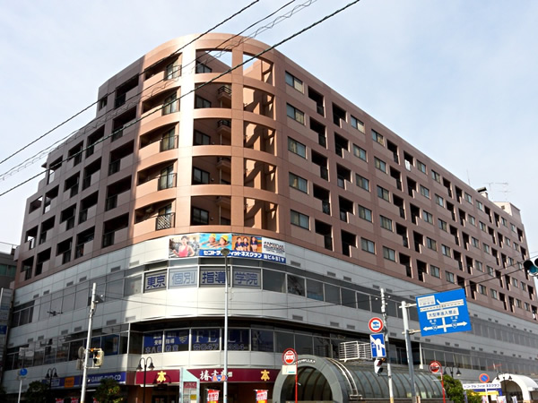 アクス本八幡の外観