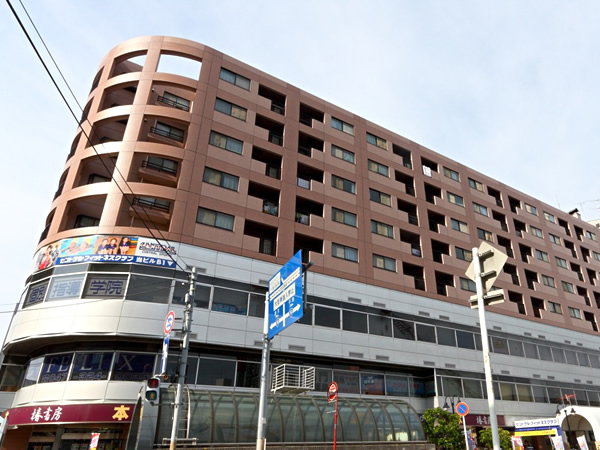 アクス本八幡の外観