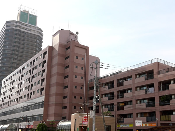 アクス本八幡の外観