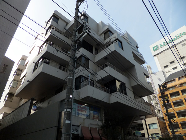 常盤松ロイアルハイツの外観