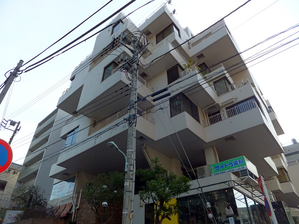 常盤松ロイアルハイツの外観