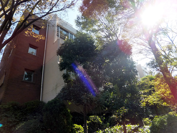 大倉山ヒルタウン７号館の外観