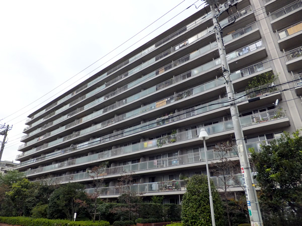 大倉山ハイム1号棟の外観