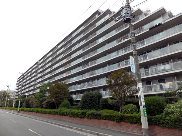 大倉山ハイム1号棟の外観