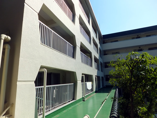 大倉山パークハイツの外観