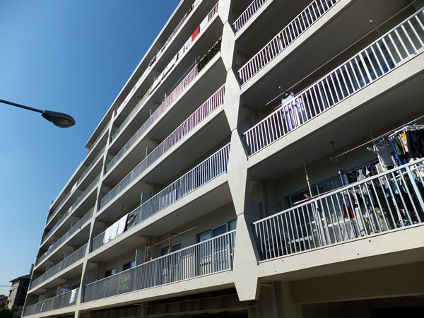 大倉山パークハイツの外観