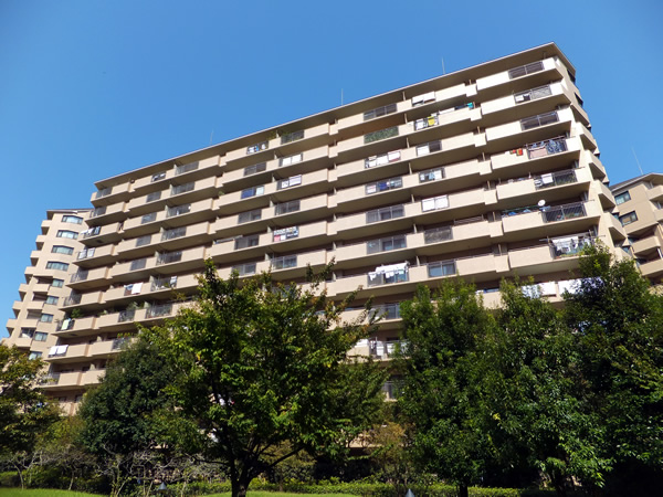 港北ガーデンヒルズB棟の外観