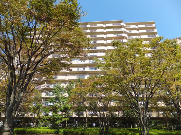 港北ガーデンヒルズE棟の外観