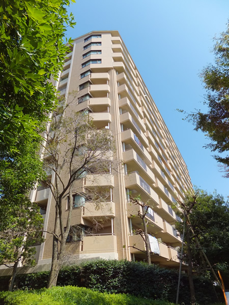 港北ガーデンヒルズF棟の外観