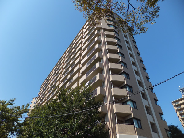 港北ガーデンヒルズF棟の外観