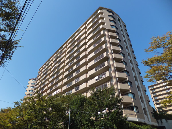 港北ガーデンヒルズF棟の外観