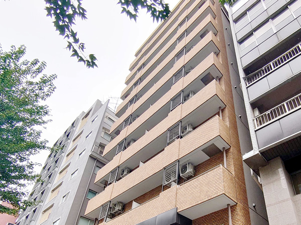 ニューライフ新宿3番館の外観