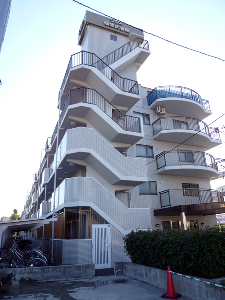 クリオ鶴間1番館の外観