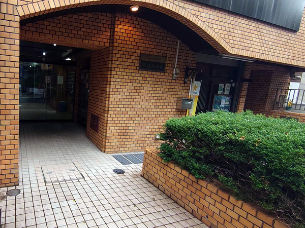 ニューライフ新宿3番館の外観