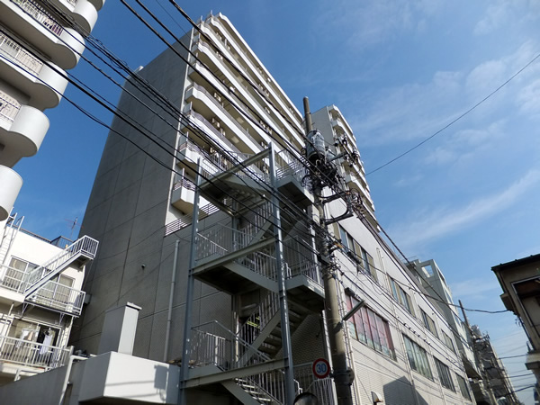 日興パレス東山の外観