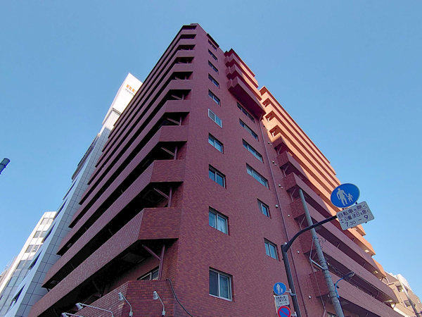 ロジマン御苑の外観