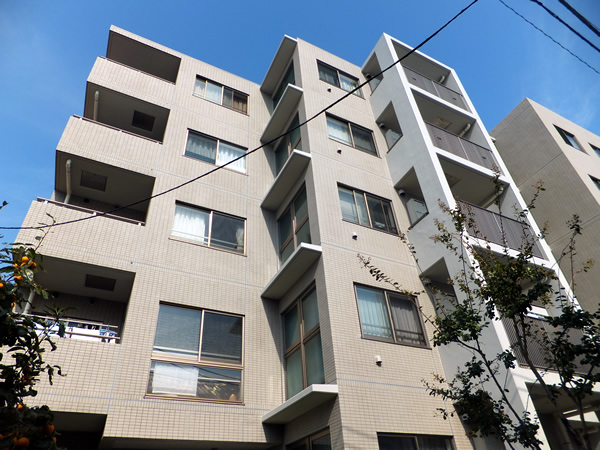 ヒルズ池尻東山公園の外観