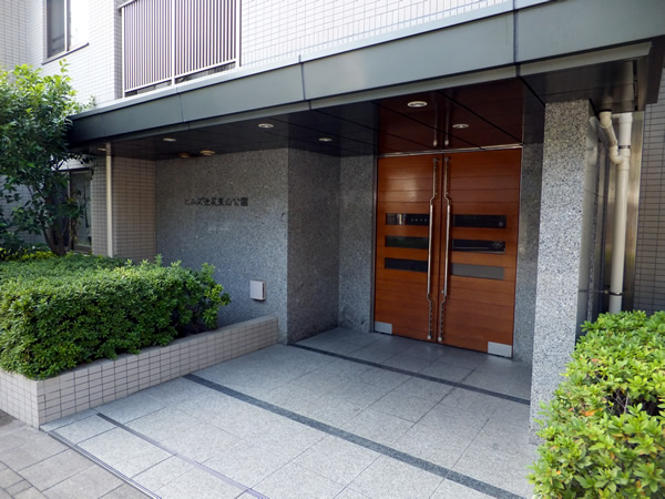 ヒルズ池尻東山公園の外観