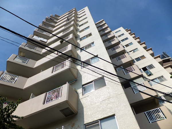 マンション池尻の外観