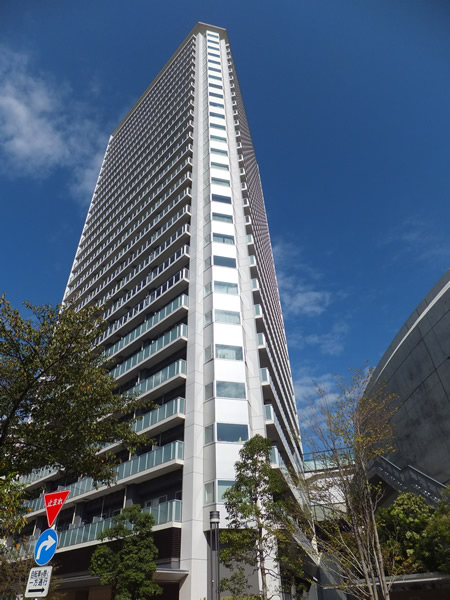 プリズムタワーの外観