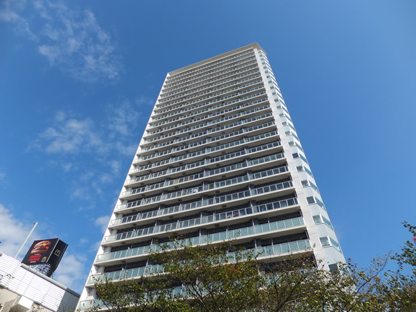 プリズムタワーの外観