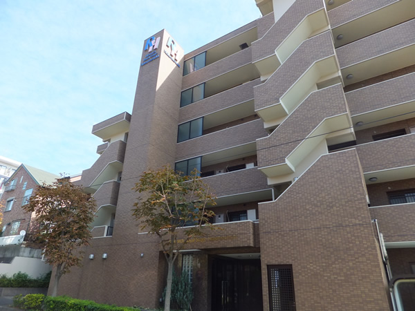 モナークロイヤルステージ仲町台の外観