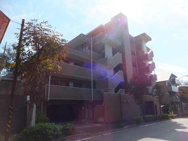 モナークロイヤルステージ仲町台の外観