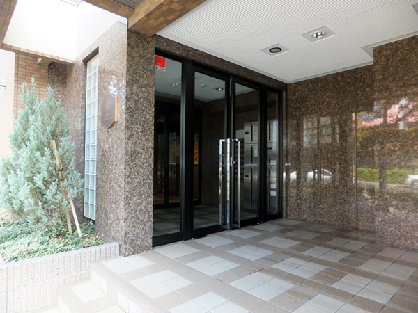 モナークロイヤルステージ仲町台の外観