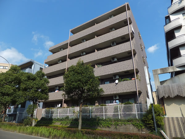 ライオンズマンション横浜仲町台の外観