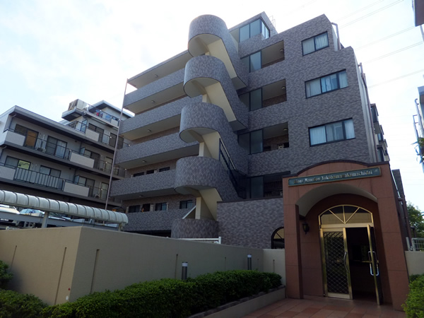 ライオンズマンション横浜仲町台の外観