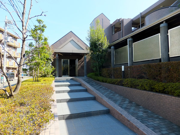 ルイシャトレ大倉山の外観