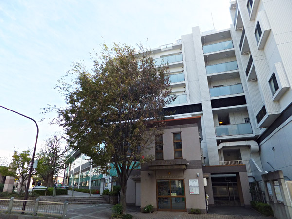 ベリスタ仲町台の外観