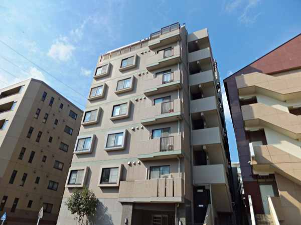 ビューネ仲町台の外観