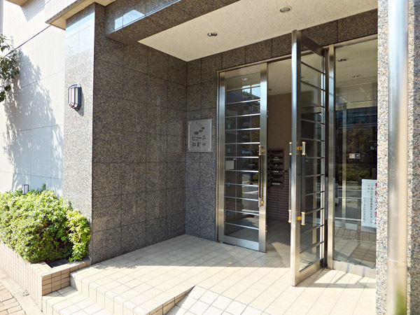 ビューネ仲町台の外観