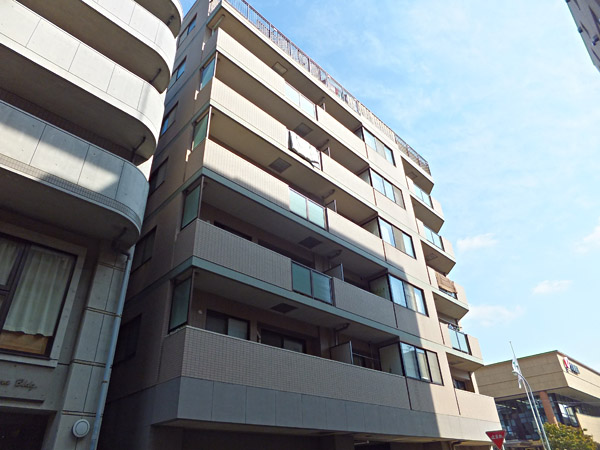 ビューネ仲町台の外観