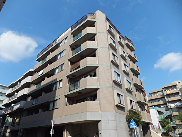 ビューネ仲町台の外観