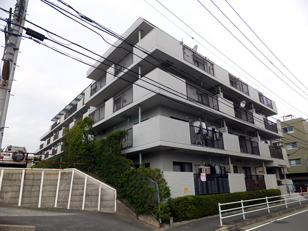 藤和小机コープ3の外観