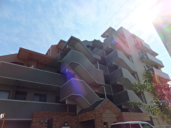 ネクステート菱和仲町台の外観