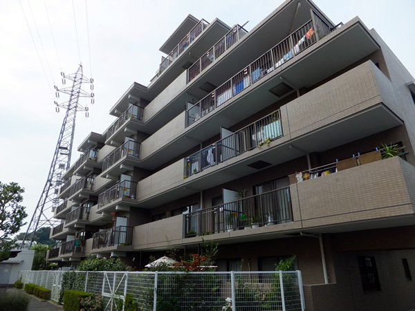 モアクレスト新横浜の外観