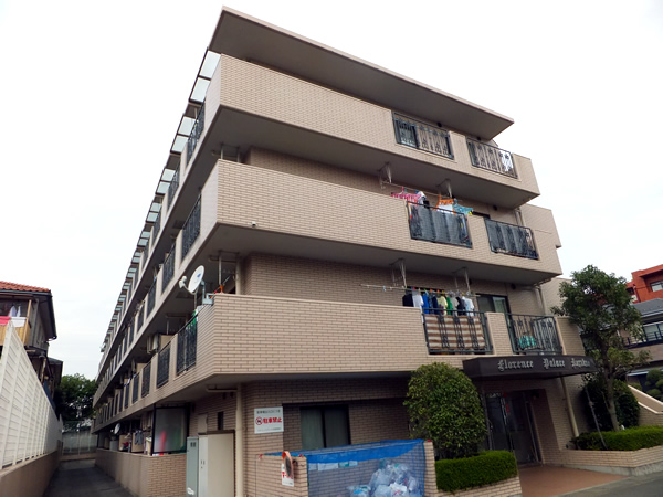 フローレンスパレス小机の外観