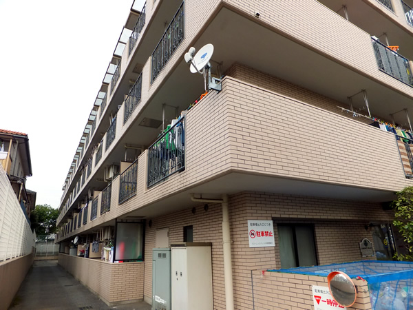 フローレンスパレス小机の外観