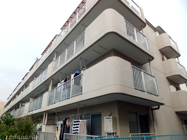 新横浜コートの外観