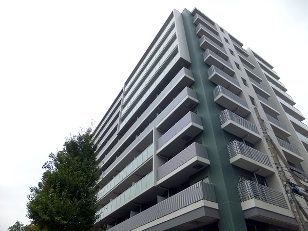 新横浜ヴォアールの外観