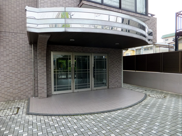 ナイスアーバン大倉山の外観