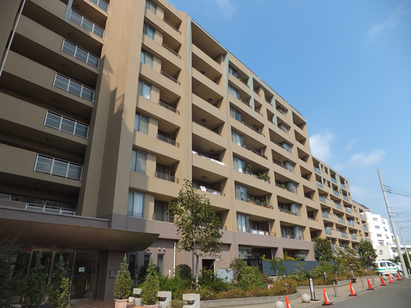 ライオンズヴィアーレ港北ニュータウンの外観