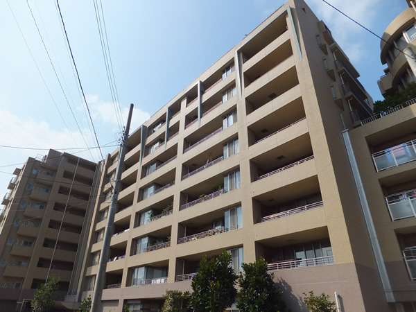 ライオンズヴィアーレ港北ニュータウンの外観