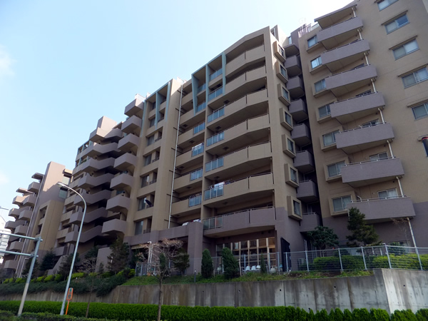 ライオンズヴィアーレ港北ニュータウンの外観