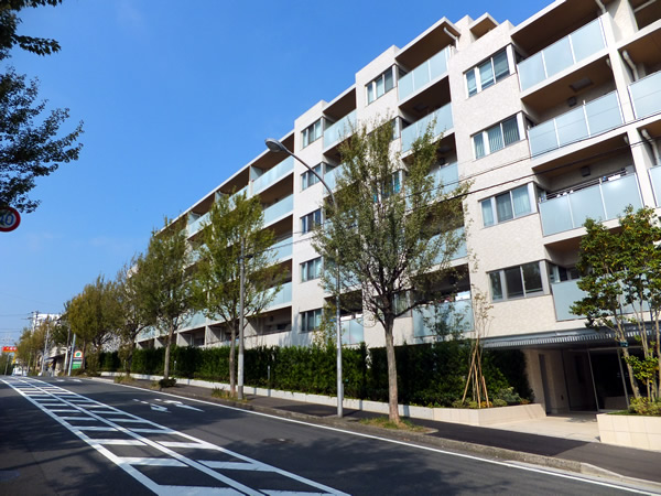 ドレッセあざみ野ガーデンフォーレの外観