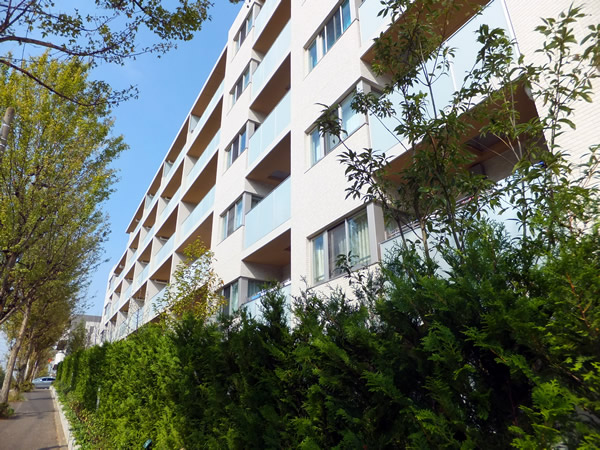 ドレッセあざみ野ガーデンフォーレの外観